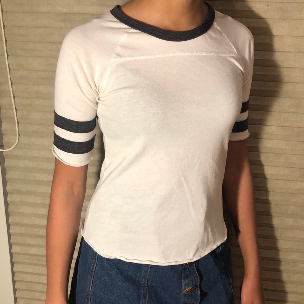 T shirt with dark gray details